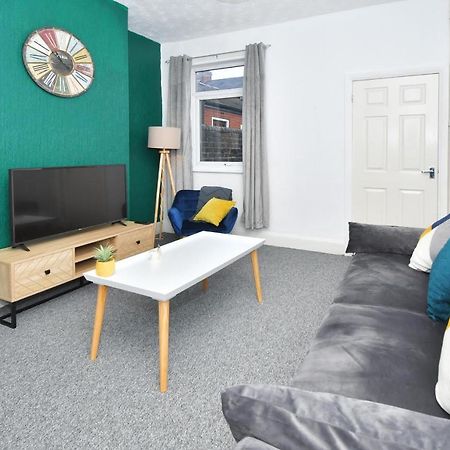 The Yellow Door By Avenew Management Serviced Accommodation Stoke-on-Trent المظهر الخارجي الصورة