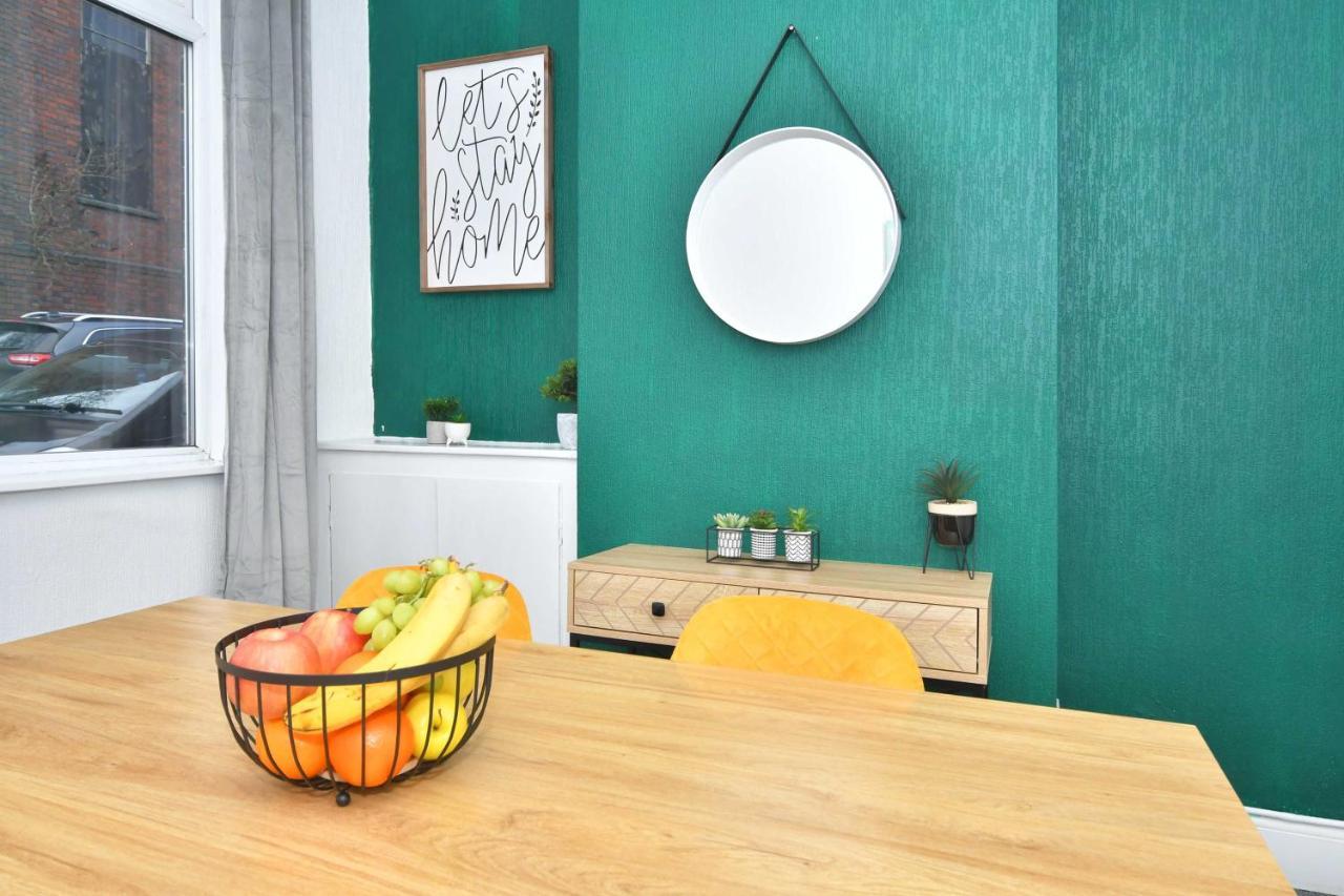 The Yellow Door By Avenew Management Serviced Accommodation Stoke-on-Trent المظهر الخارجي الصورة