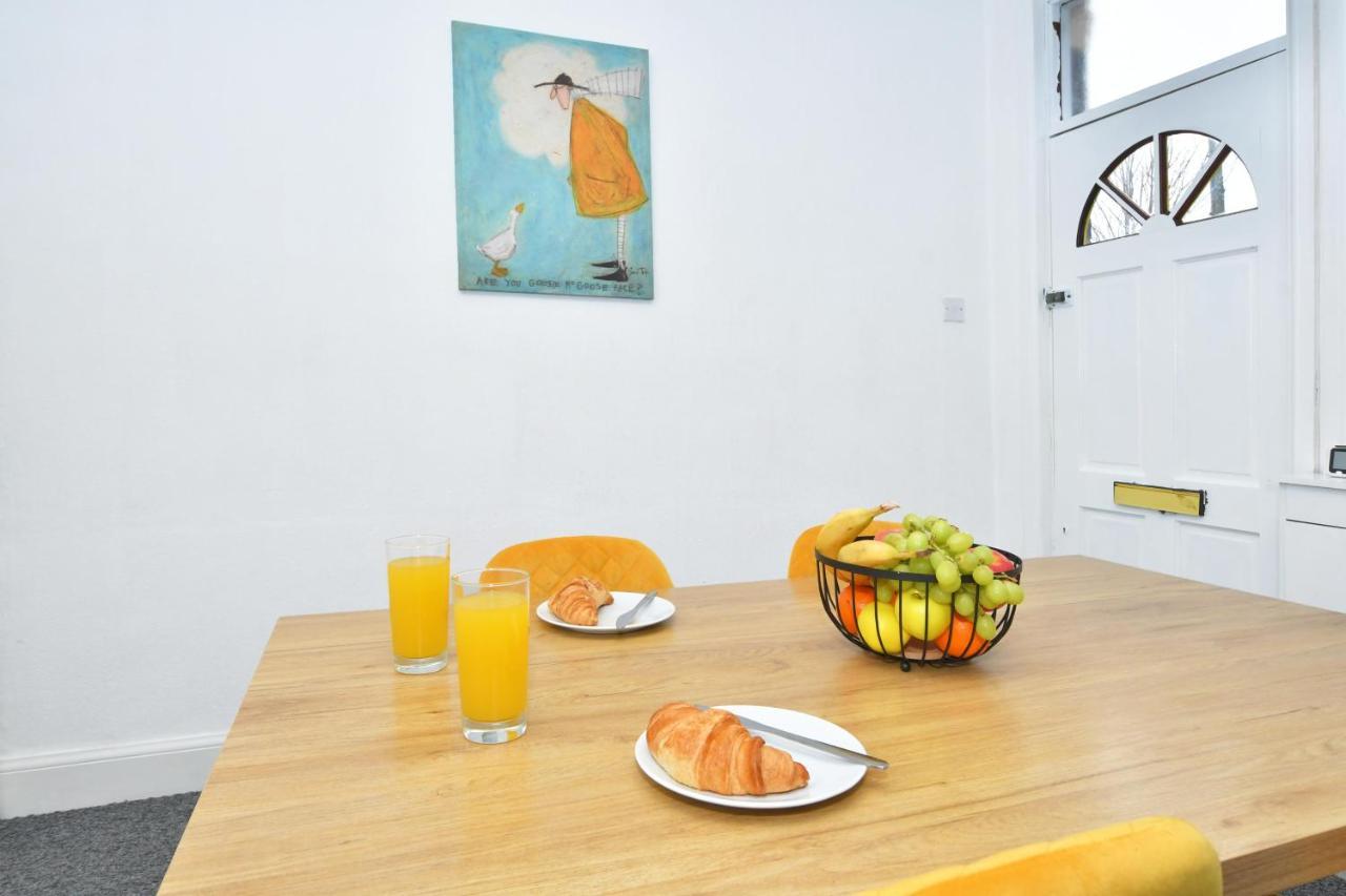 The Yellow Door By Avenew Management Serviced Accommodation Stoke-on-Trent المظهر الخارجي الصورة