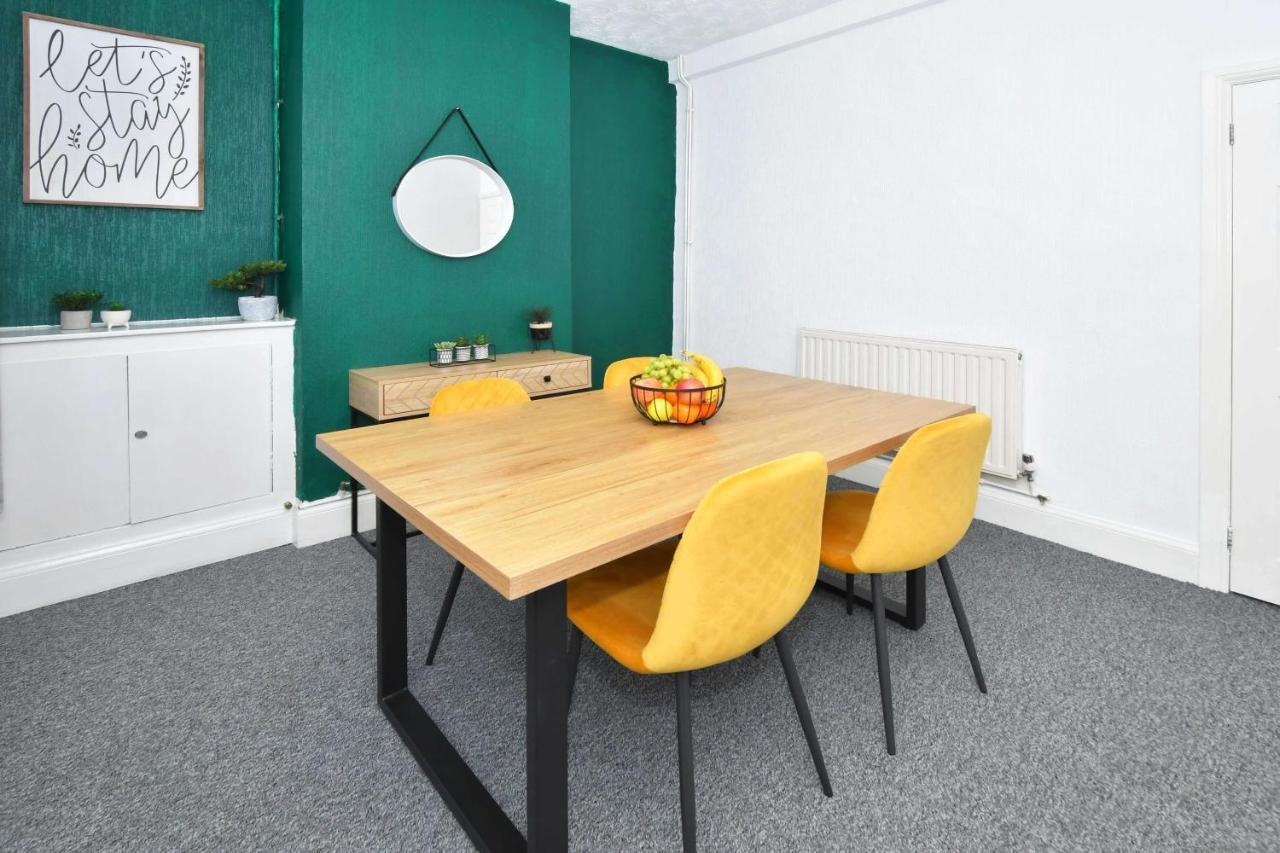 The Yellow Door By Avenew Management Serviced Accommodation Stoke-on-Trent المظهر الخارجي الصورة