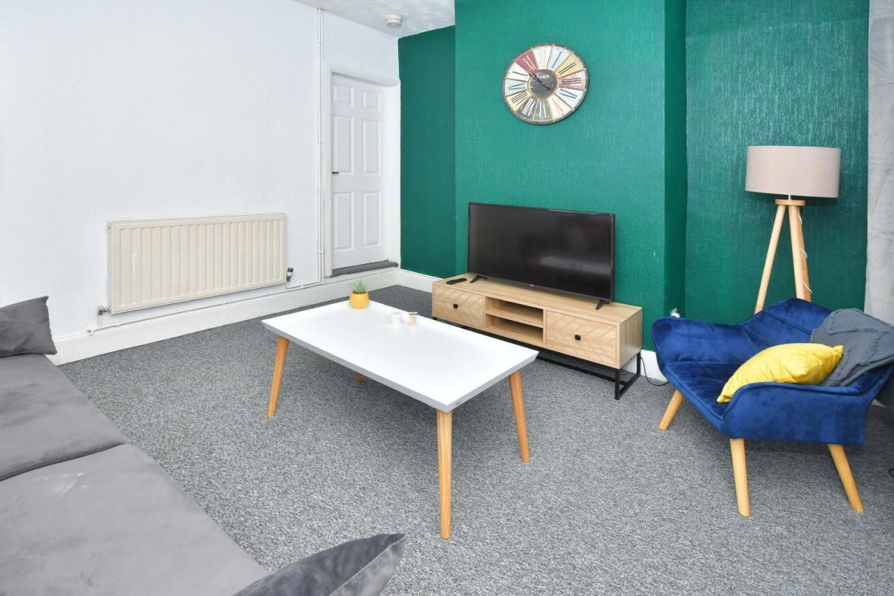The Yellow Door By Avenew Management Serviced Accommodation Stoke-on-Trent المظهر الخارجي الصورة