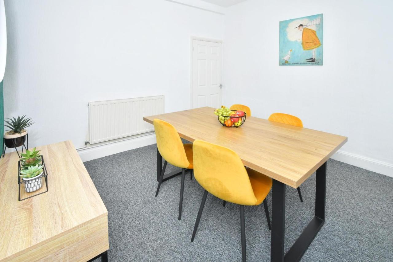 The Yellow Door By Avenew Management Serviced Accommodation Stoke-on-Trent المظهر الخارجي الصورة