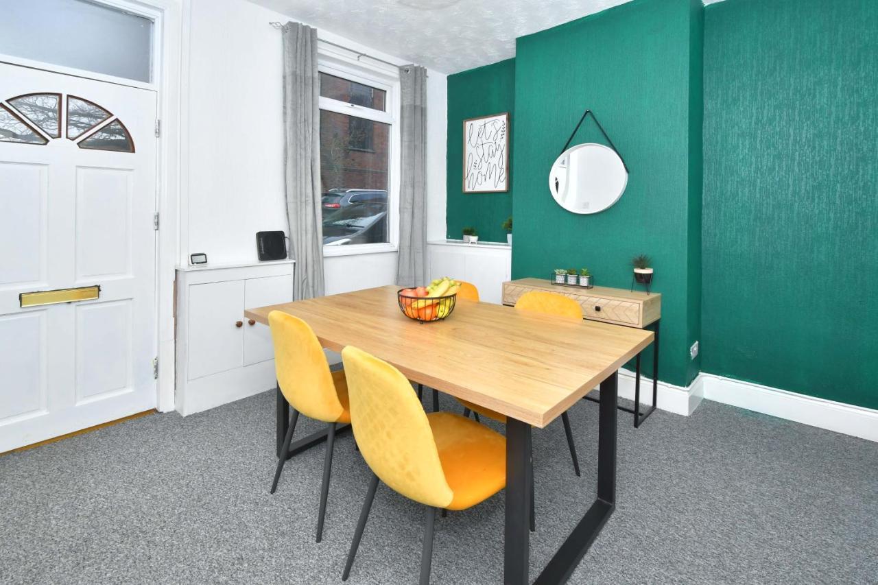 The Yellow Door By Avenew Management Serviced Accommodation Stoke-on-Trent المظهر الخارجي الصورة