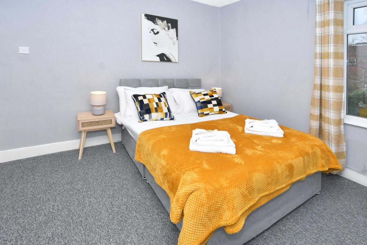 The Yellow Door By Avenew Management Serviced Accommodation Stoke-on-Trent المظهر الخارجي الصورة